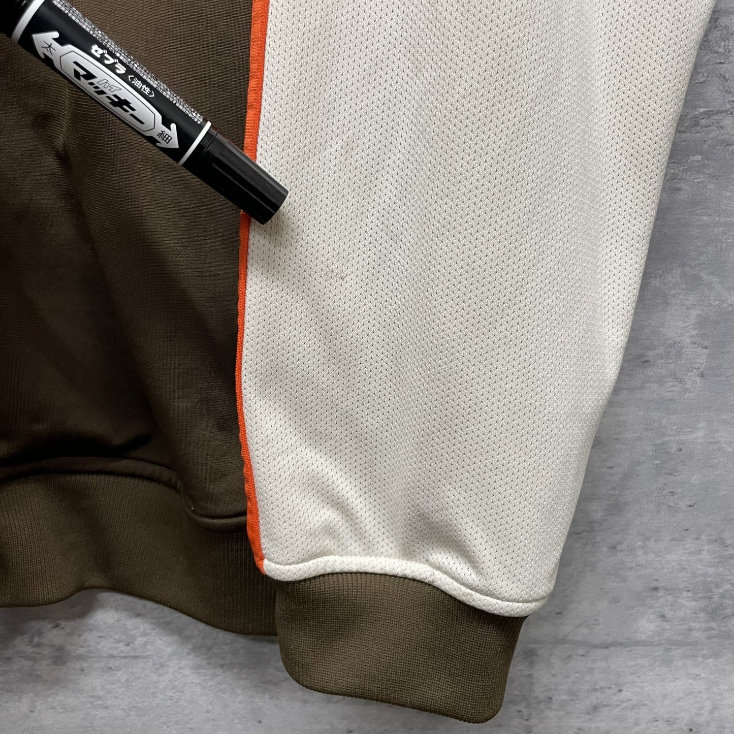 00s vintage 古着 ビンテージ アディダス adidas トラックジャケット 胸元ロゴ ストリート スポーツ