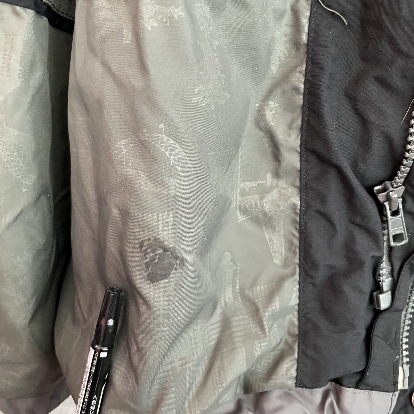 00s コロンビア 古着 ビンテージ vintage Columbia マウンテンジャケット ナイロンジャケット テック系 ロゴ刺繍