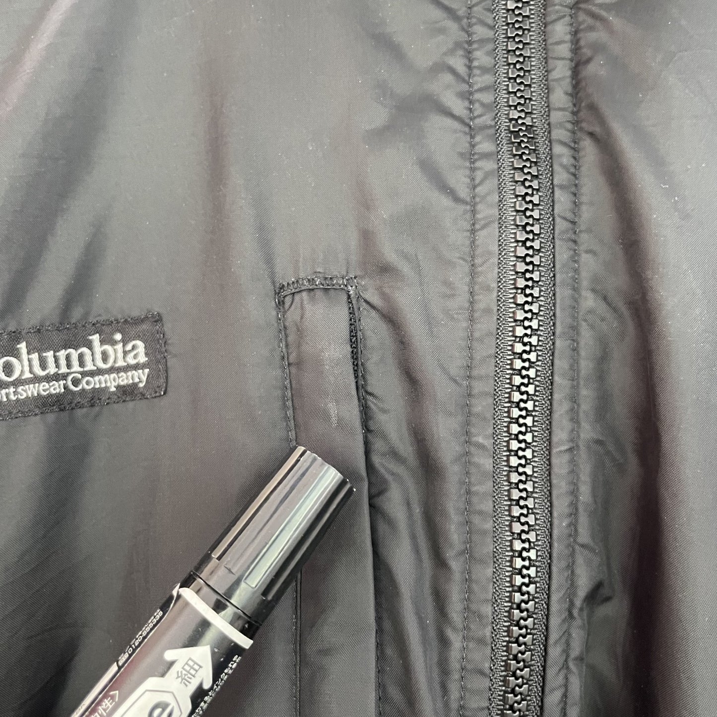 90s vintage Columbia 古着 ビンテージ コロンビア ナイロンジャケット ブラック テック アウトドア ジップアップ