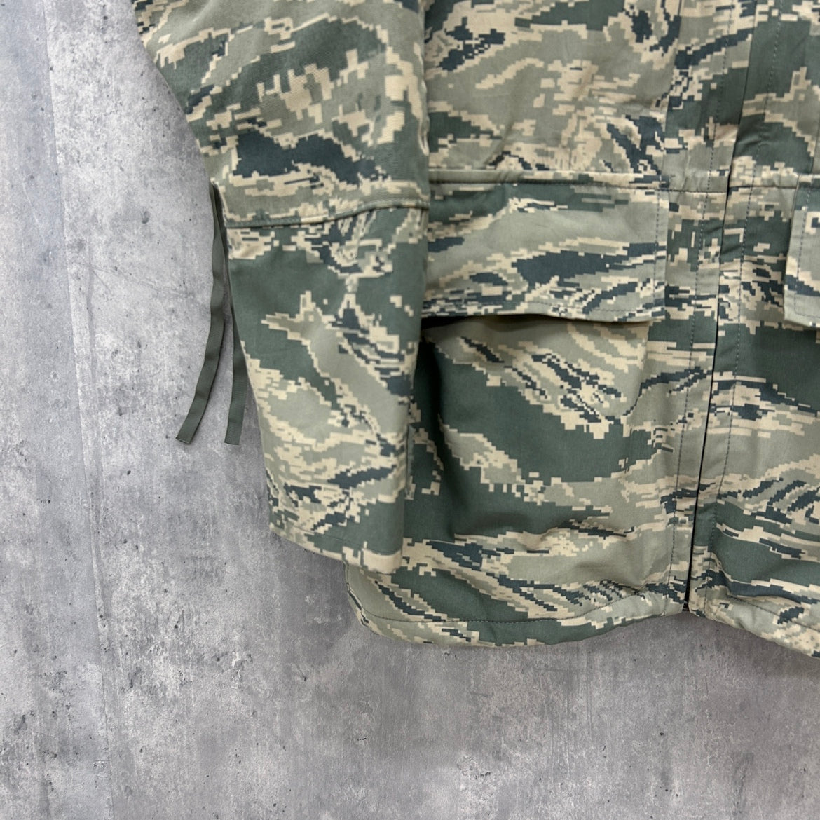 USA製 U.S.ARMY APECS PARKA GORE-SEAM デジカモ ピクセル ミリタリージャケット ナイロン 古着 ビンテージ M相当