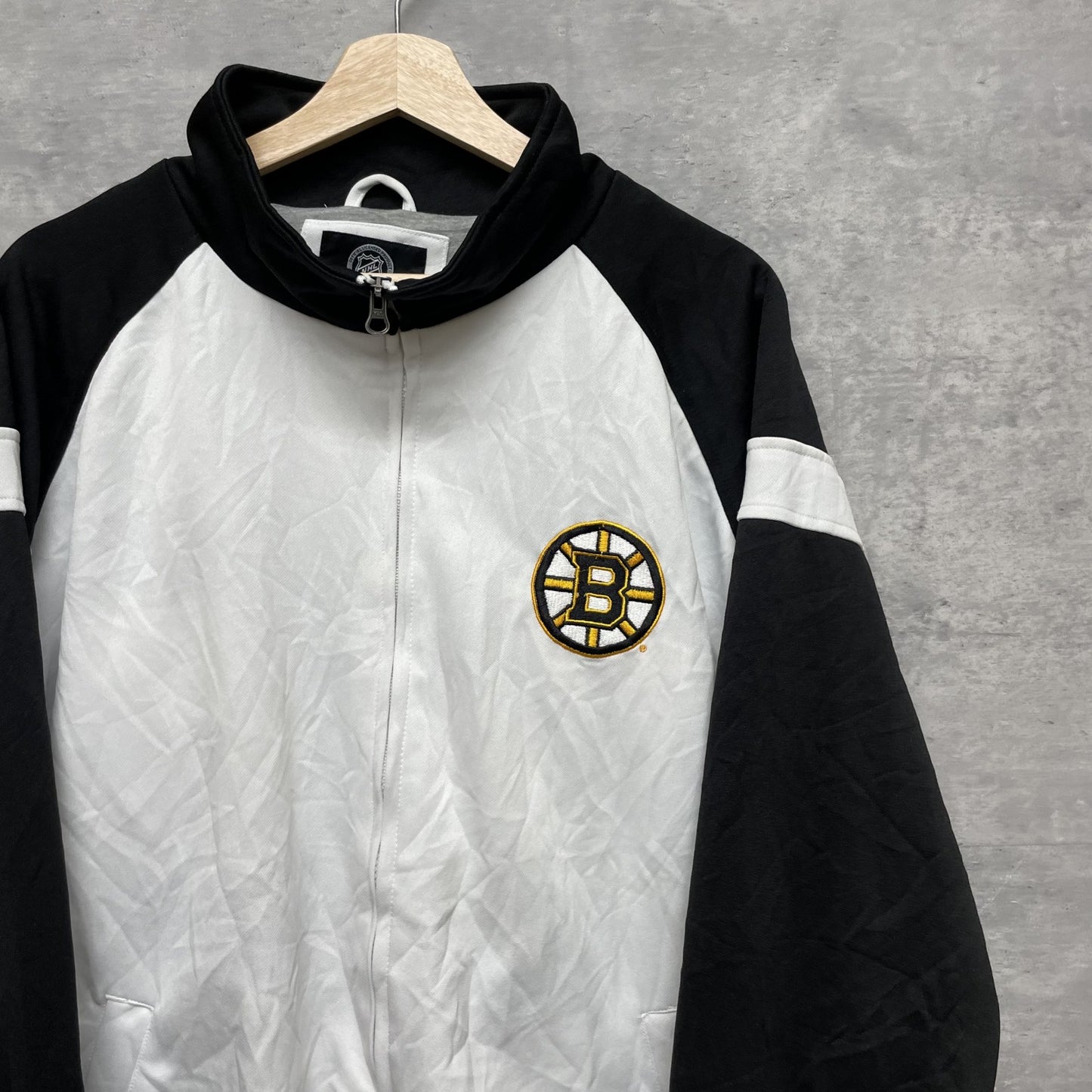 00s vintage 古着　ビンテージ　NHL BOSTON BRUINS ホッケー　チーム　ナイロンジャケット　トラックジャケット