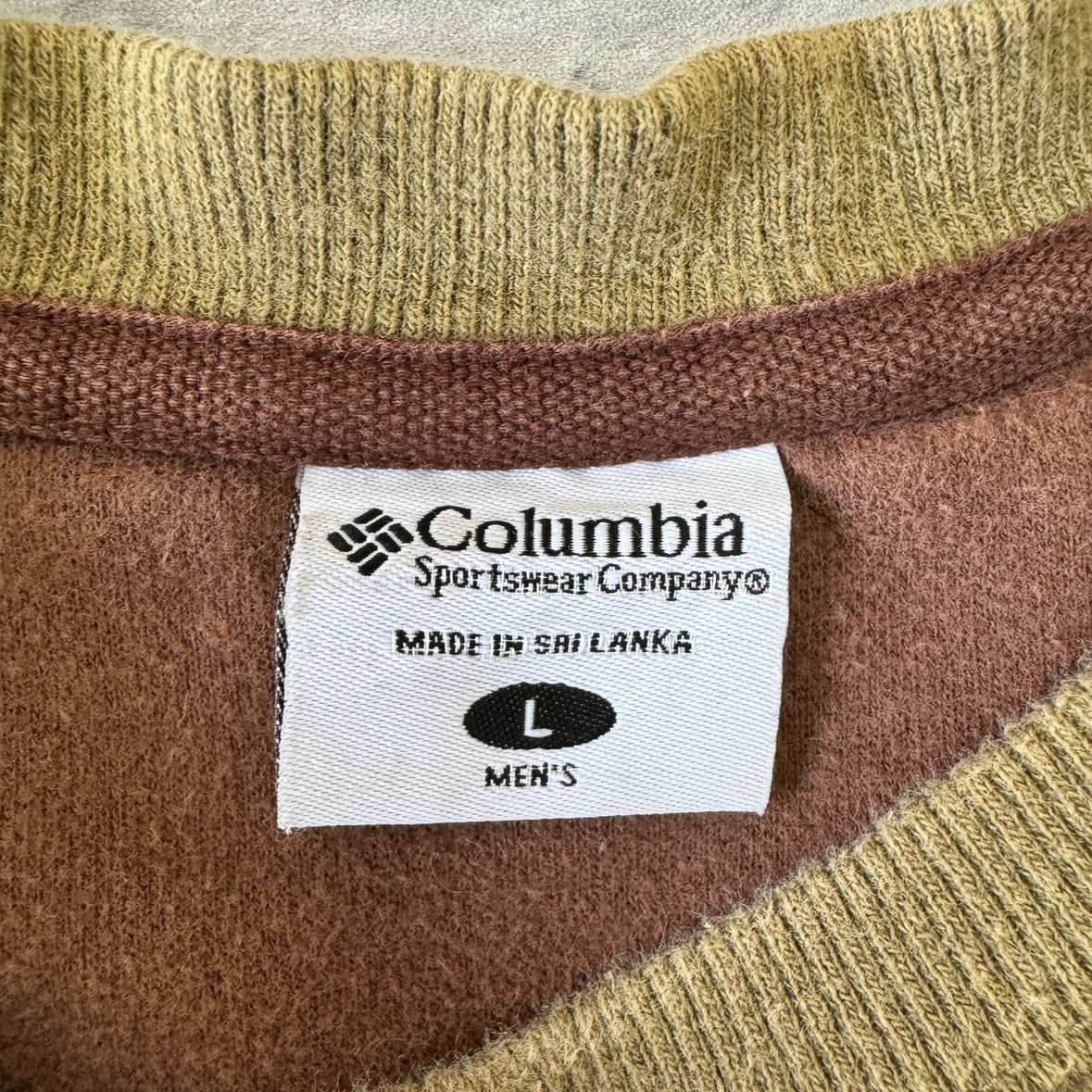 Columbia コロンビア スウェット バック刺繍 トレーナ Mサイズ カーキ 中国製