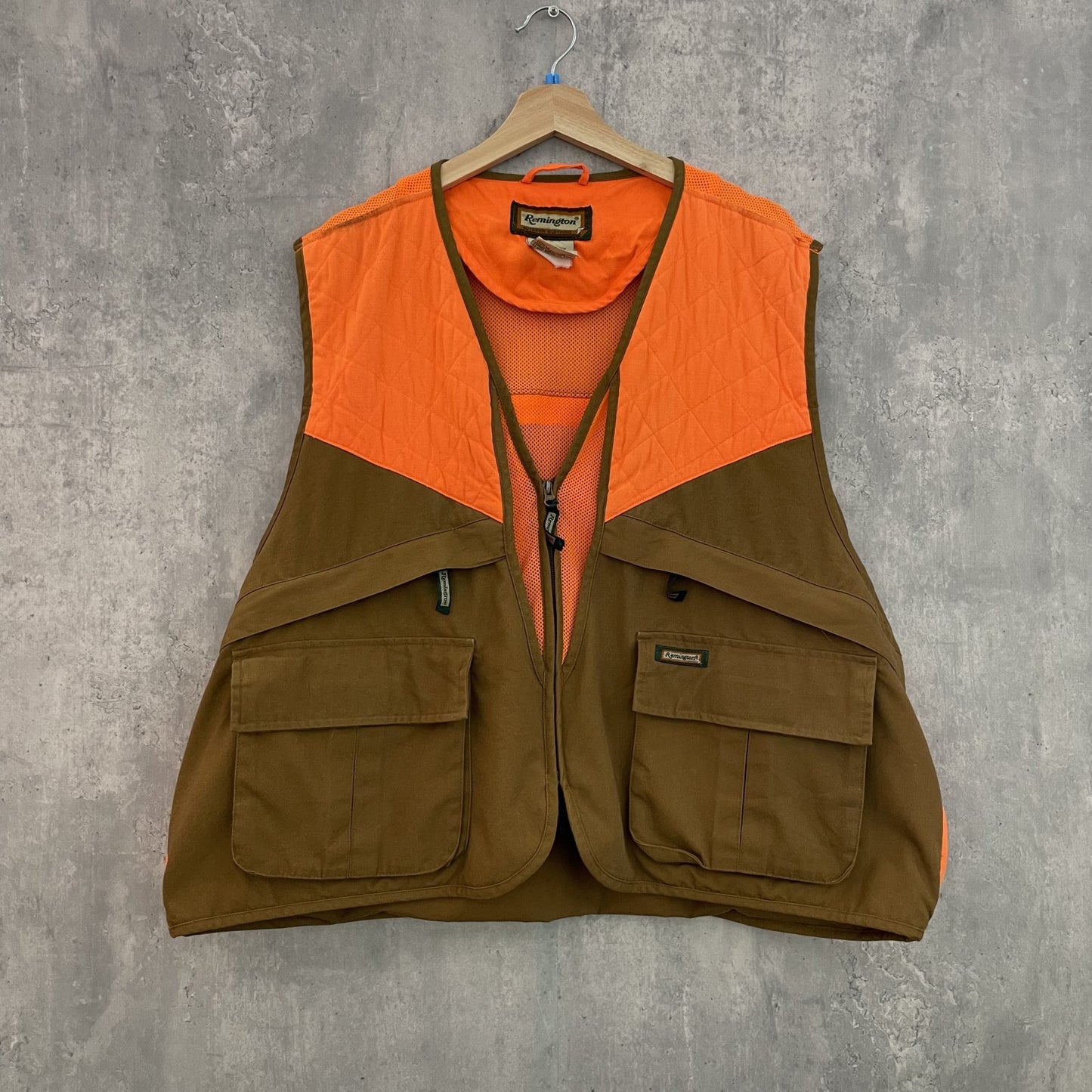 00s vintage 古着　ビンテージ　Remington ベスト アウトドア　バックポケット　オレンジ　メッシュ　