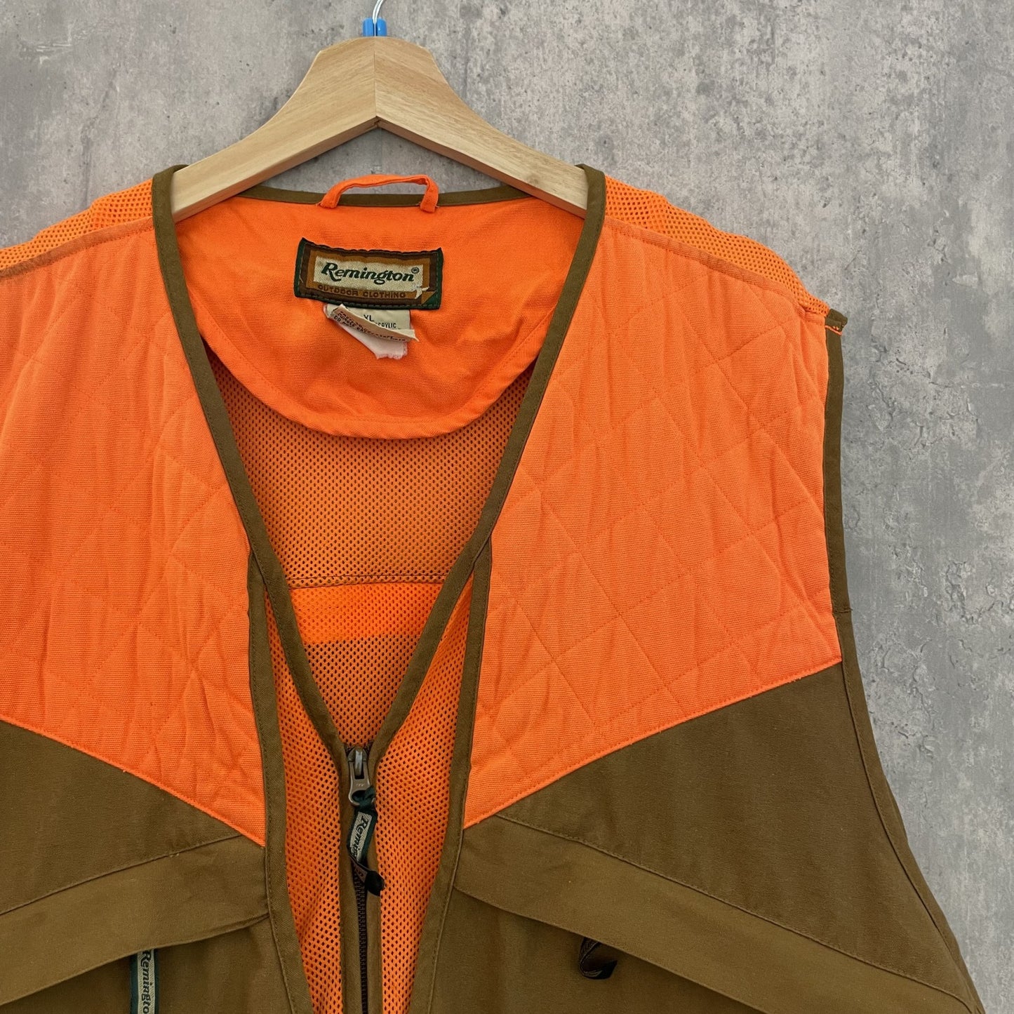 00s vintage 古着　ビンテージ　Remington ベスト アウトドア　バックポケット　オレンジ　メッシュ　