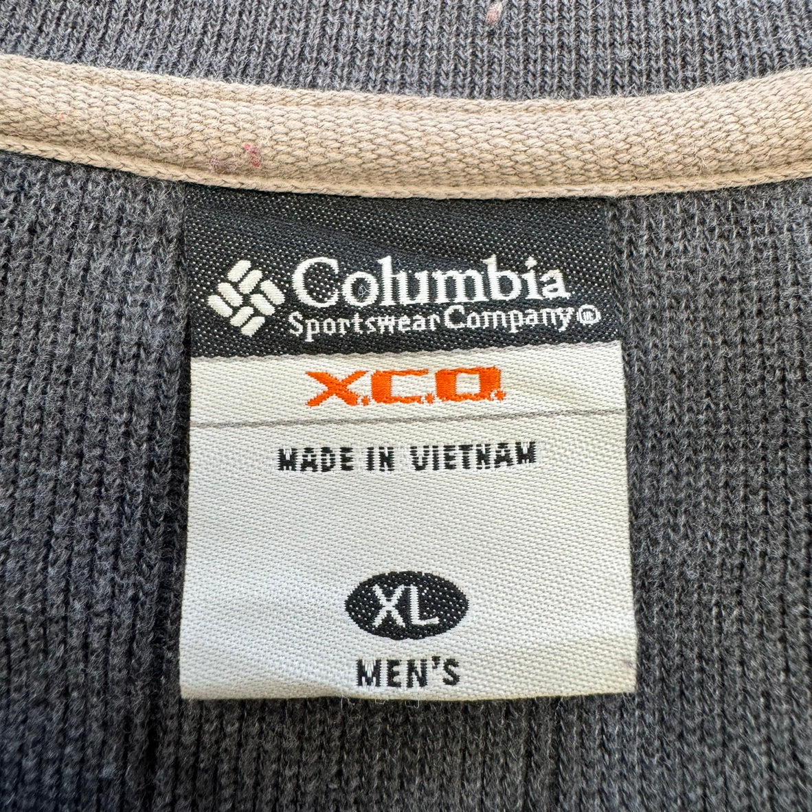 Columbia xco コロンビア 長袖Ｔシャツ Ｖネック XLサイズ ベトナム製