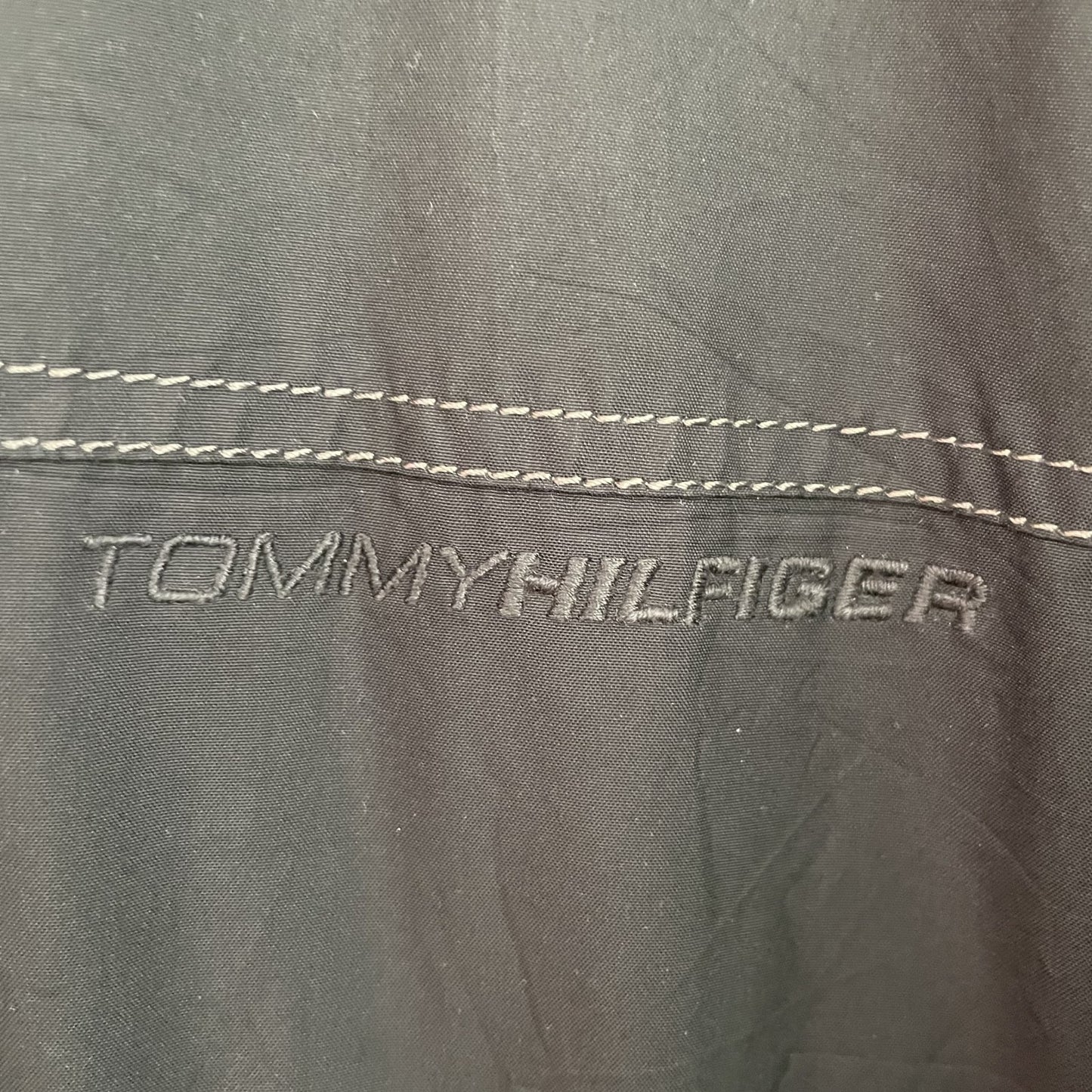 00s vintage 古着　ビンテージ　トミーヒルフィガー　TOMMYHILFIGER ナイロンジャケット　胸元刺繍　ストリート