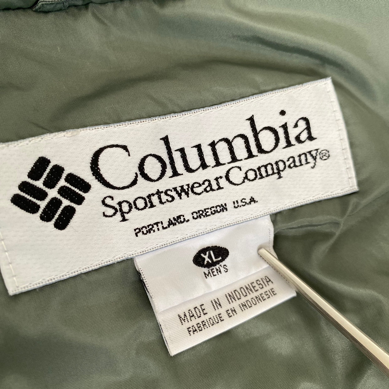 コロンビア　Columbia　ナイロンパーカー　Insulated Nylon Field Parka 　好配色カーキ　メンズXL