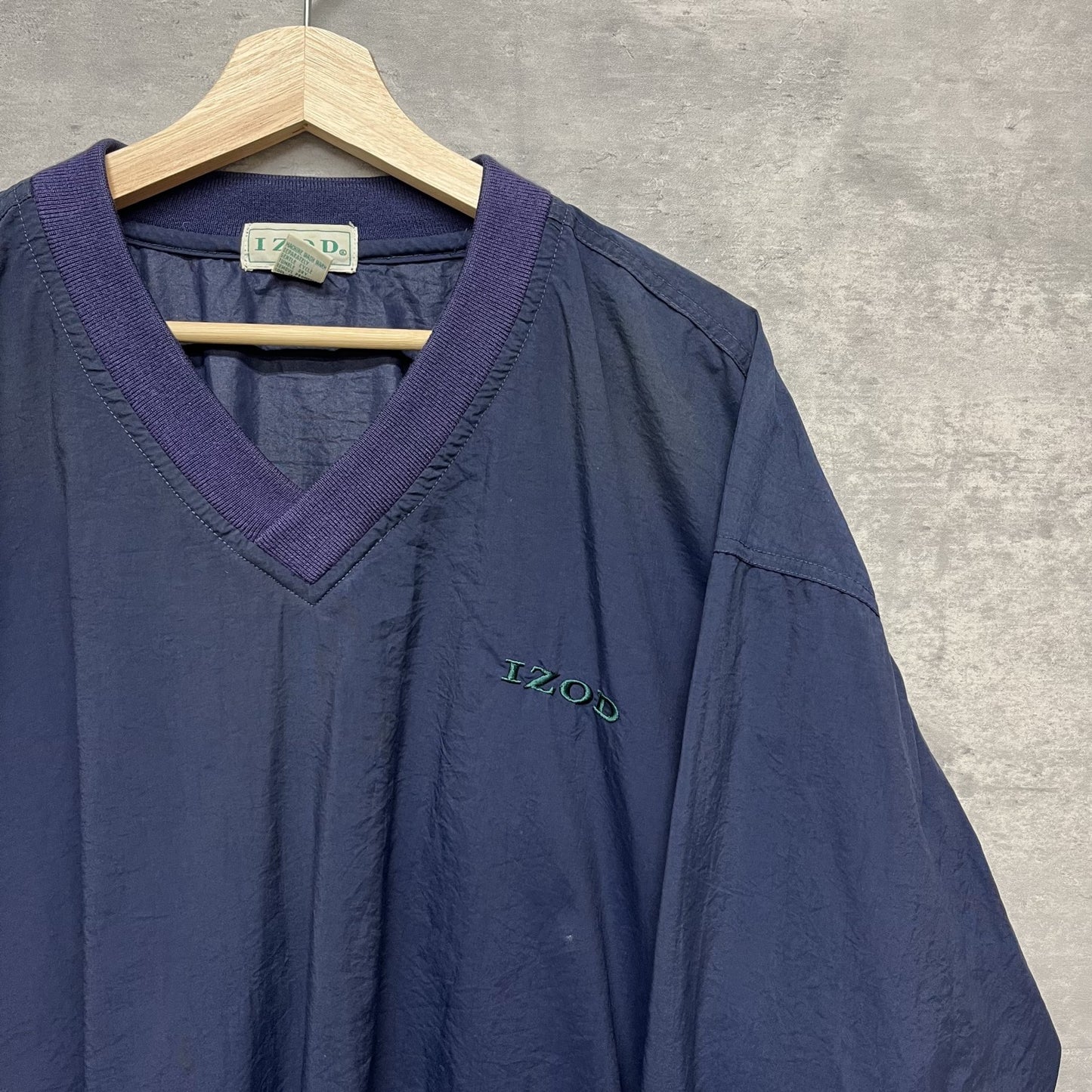 90s vintage IZOD 古着　ビンテージ　アイゾッド　ナイロンプルオーバー　メンズ　Vネック