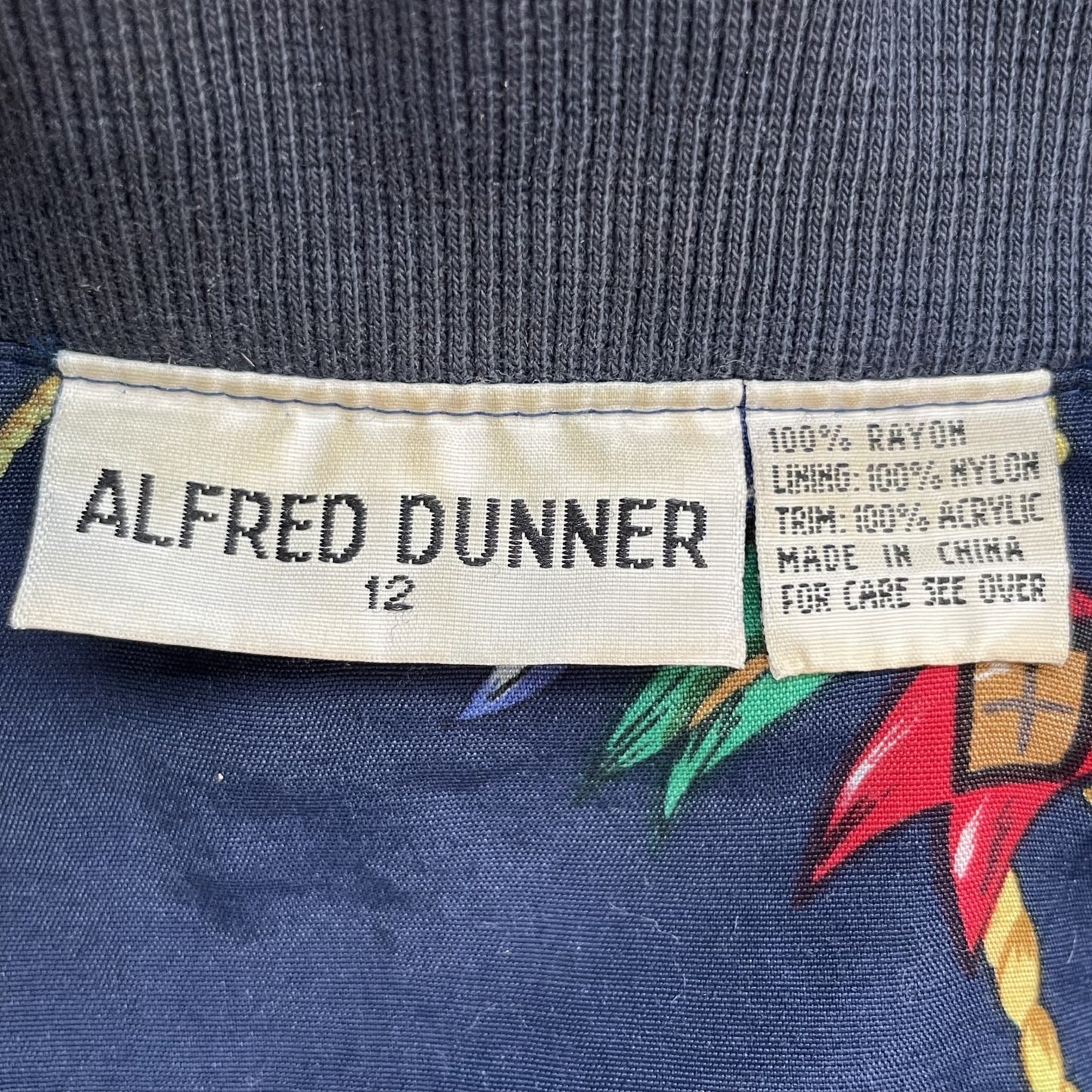 90s vintage 古着　ビンテージ　ALERED DUNNER アルフレッドダナー　レーヨン　ナイロン　ブルゾンジャケット　総柄　薄手