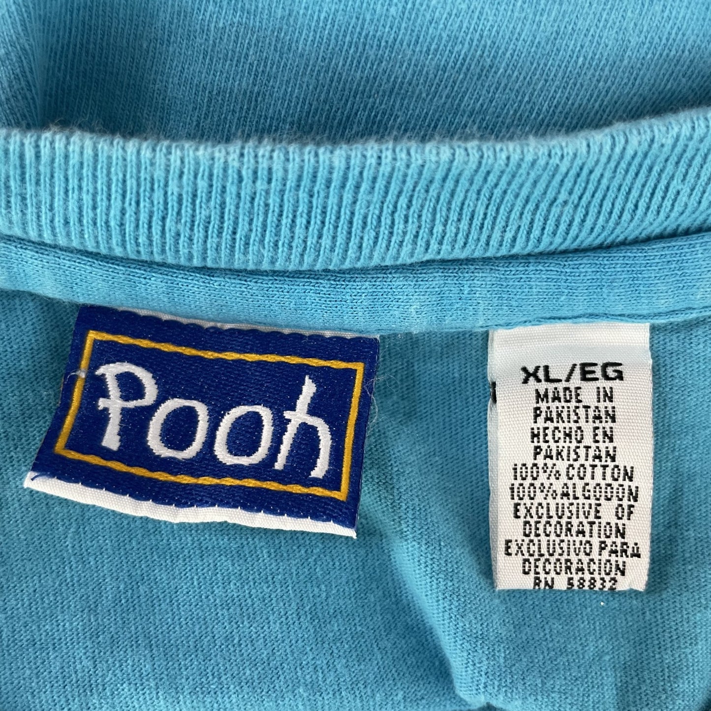 90S VINTAGE 古着　ビンテージ　ディズニー　プーさん Pooh キャラクター　刺繍　ライトブルー　アニメ