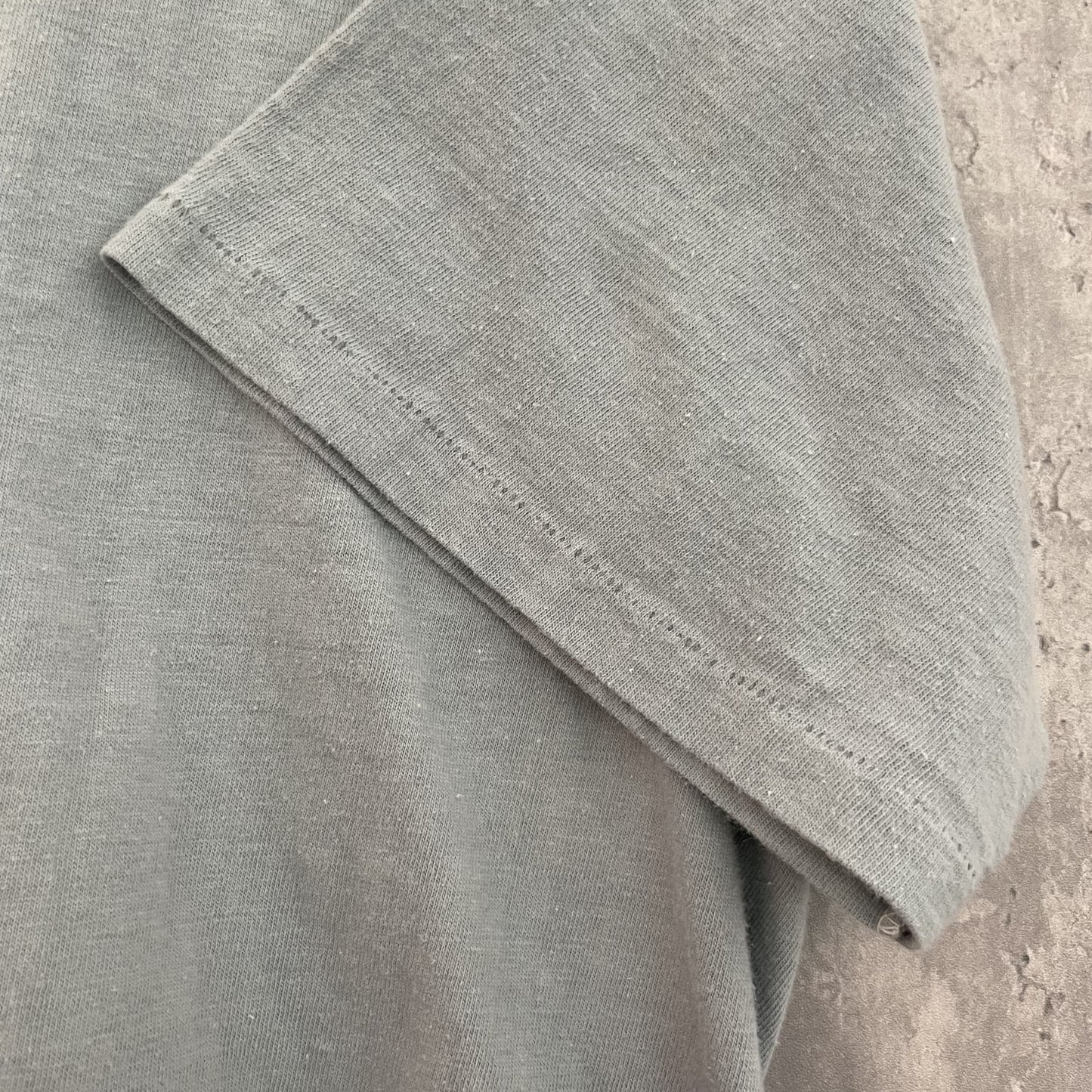 90s vintage 古着　ビンテージ　両シングルステッチ　スケーター　カジュアル　バックプリント　フロント無地