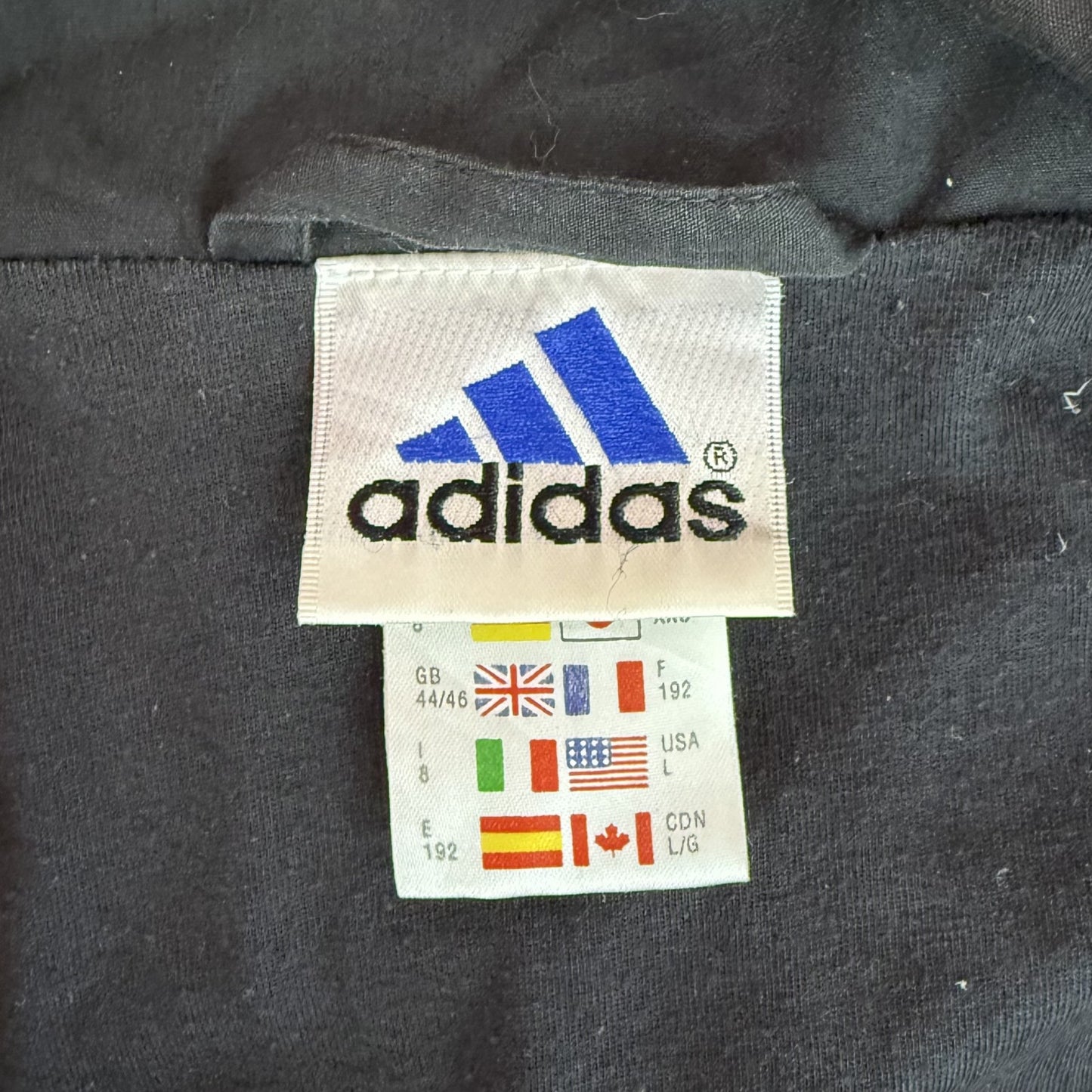 90s vintage 古着　ビンテージ　アディダス　adidas 胸刺繍　スケーター　ストリート　スポーツ