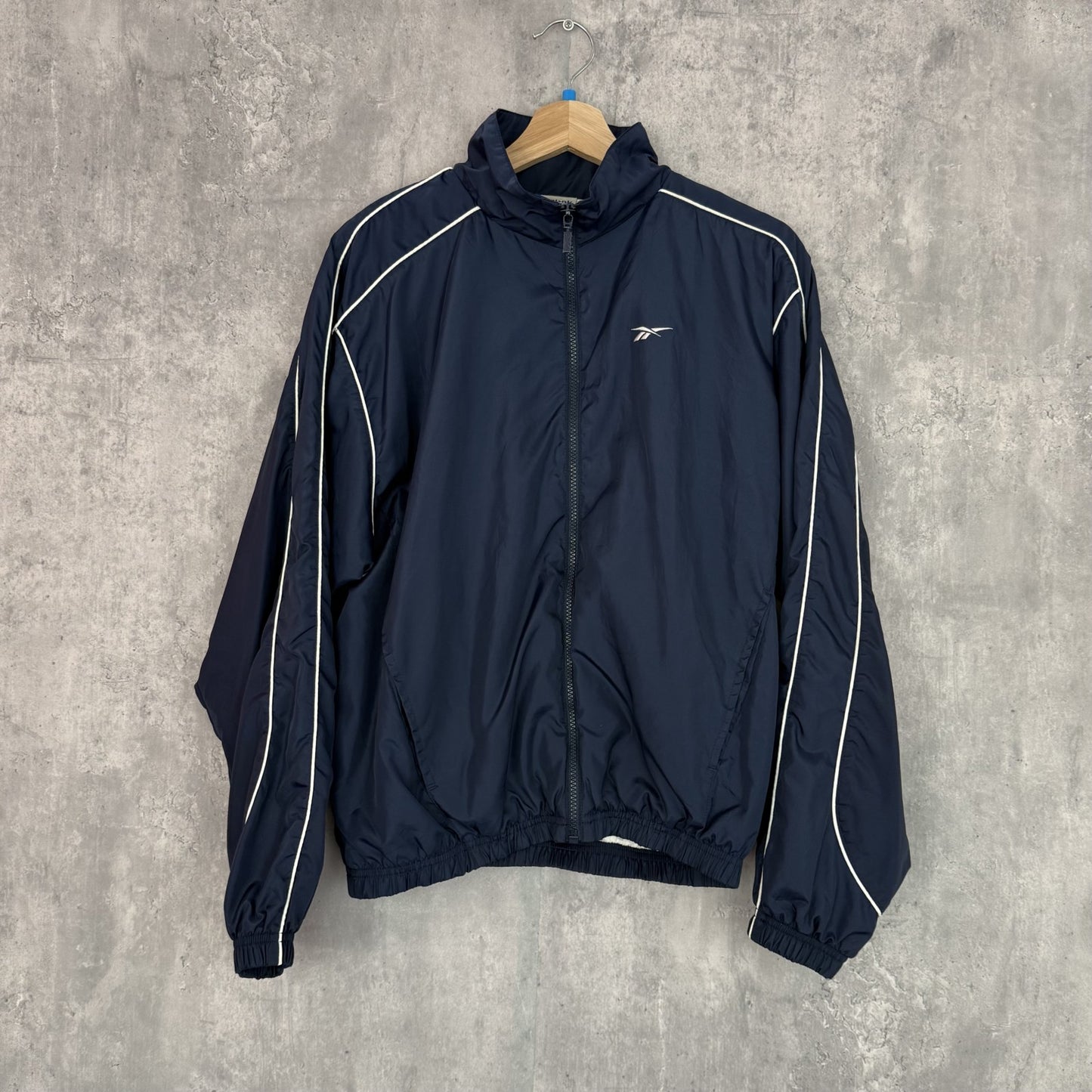 90s vintage 古着　ビンテージ　リーボック　ナイロンジャケット　刺繍ロゴ　Reebok　スポーツ　ストリート　フルジップ