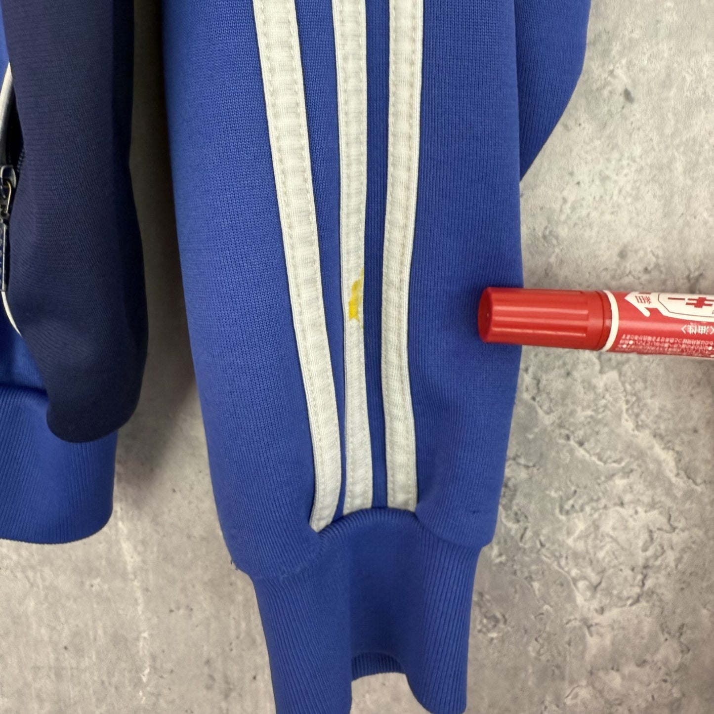 90s vintage 古着　ビンテージ　アディダス　adidas 刺繍　ストリート　トラックジャケット　スポーツ　カジュアル