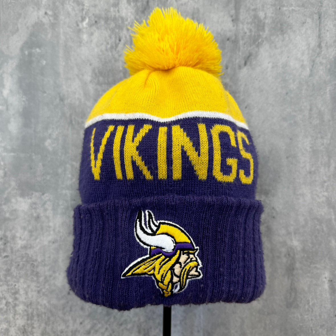 NEWERA NFL VIKINGS ミネソタバイキングオンフィールド ニット帽子