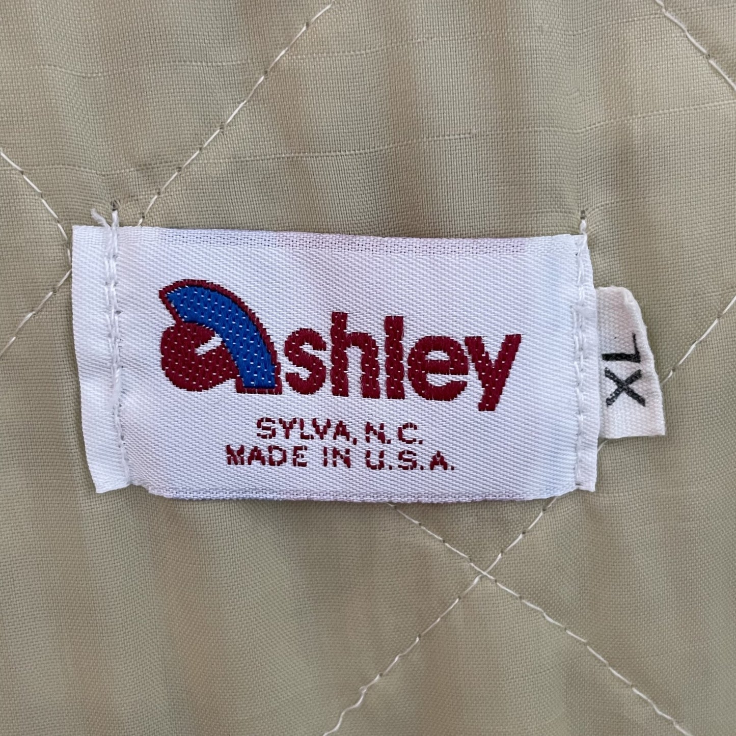 90s vintage 古着　ビンテージ　USA製　Ashley Hanson ナイロン　ブルゾン　フルジップ　キルティング　フロント刺繍