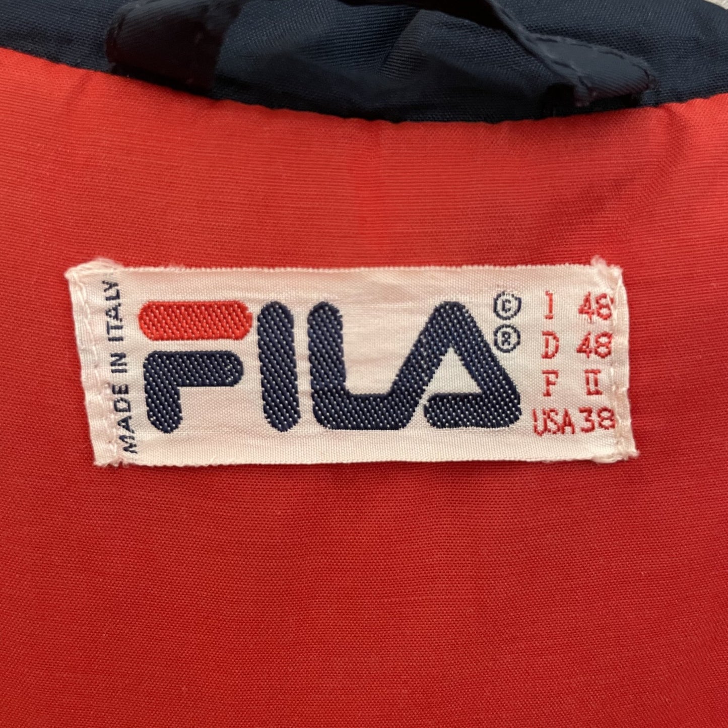 90s vintage 古着　ビンテージ　フィラ　FILA ナイロンジャケット　フード付　ロゴワッペン　フルジップ