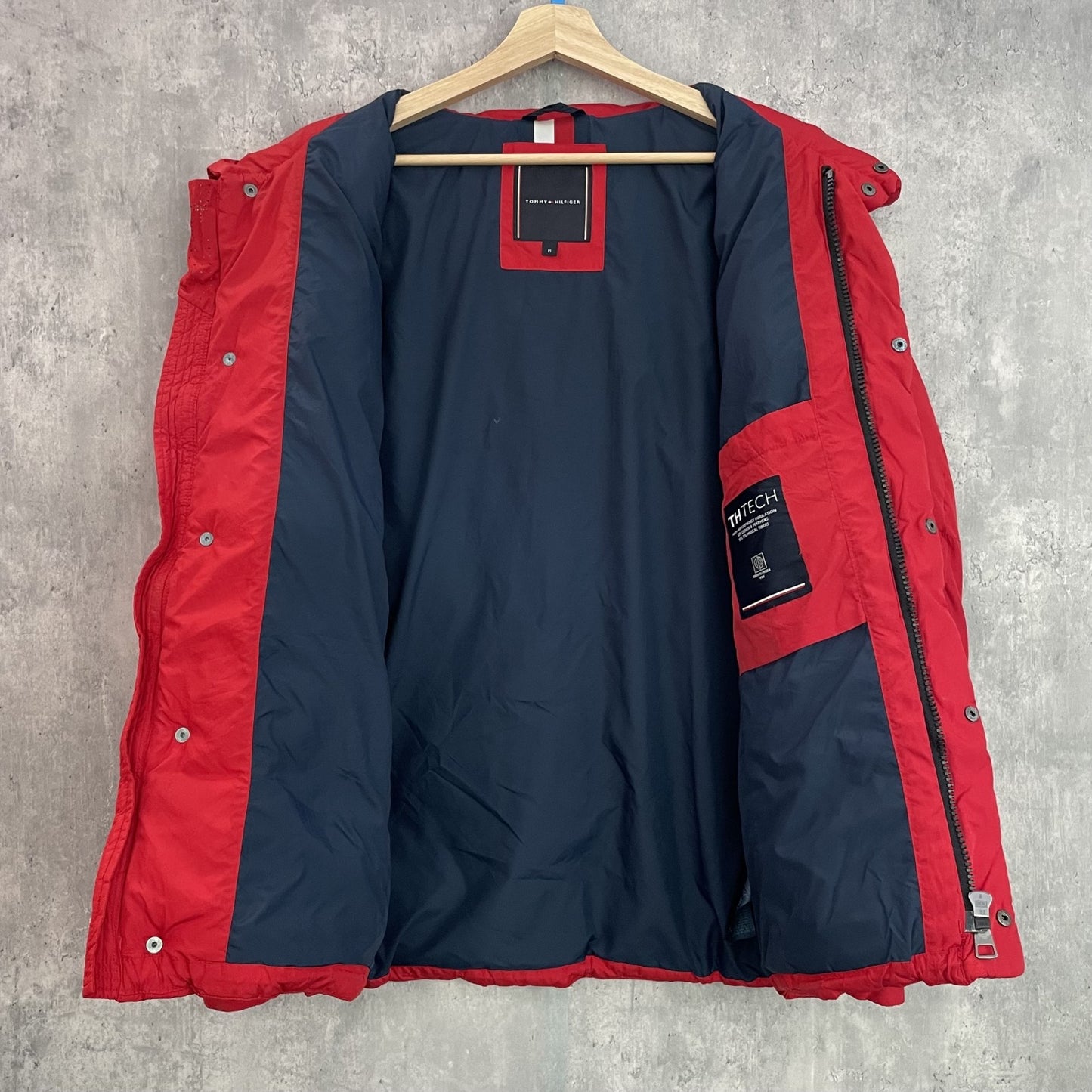 00s vintage 古着　ビンテージ　トミーヒルフィガー　TOMMYHILFIGER ダウンジャケット　フルジップ　ワンカラー　レッド